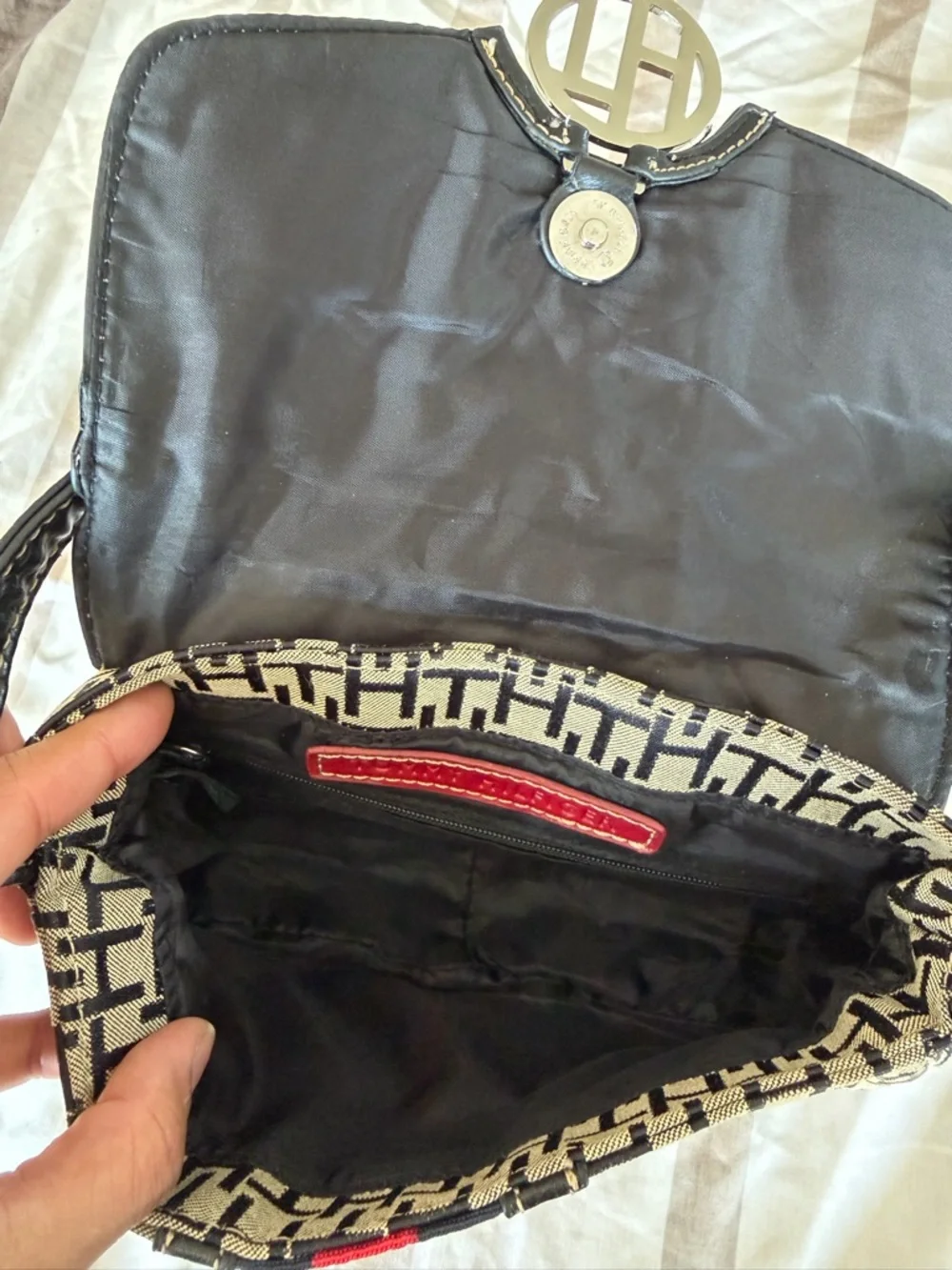 Tommy Hilfiger Shoulder Bag
